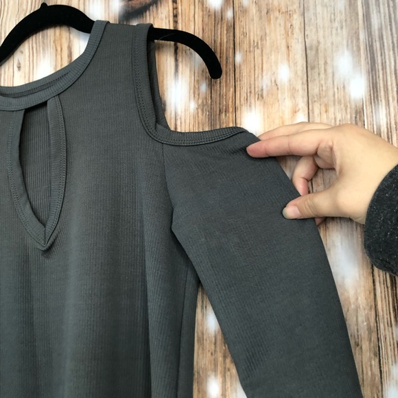 Gray Open Shoulder Keyhole Tunic Dress - Picture 3 of 8